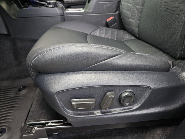 Used 2025 Toyota Tacoma TRD Sport w/ TRD Sport Premium Package AWD/4WD image 31