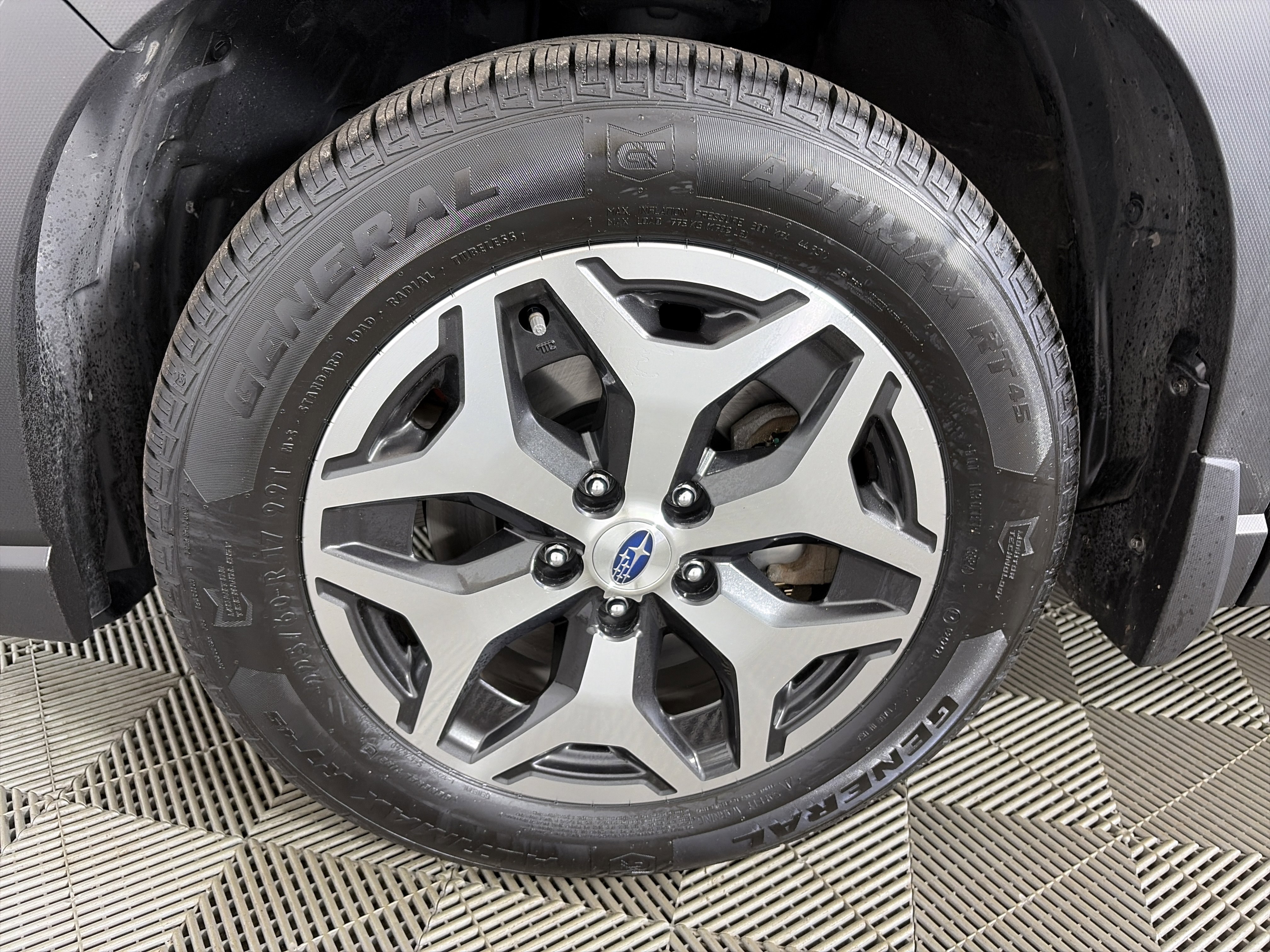 Certified 2023 Subaru Forester Premium AWD/4WD image 13