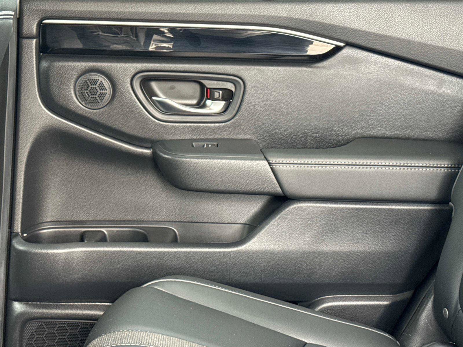 Certified 2024 Honda Pilot Touring image 17