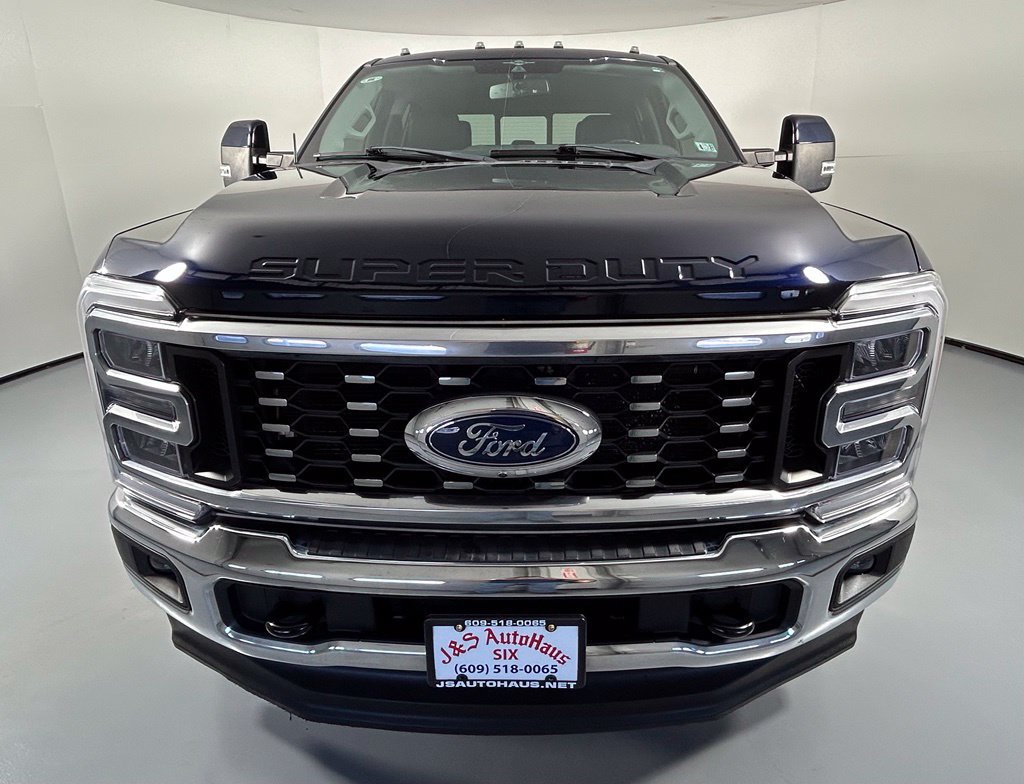 Used 2023 Ford F350 Lariat AWD/4WD image 2