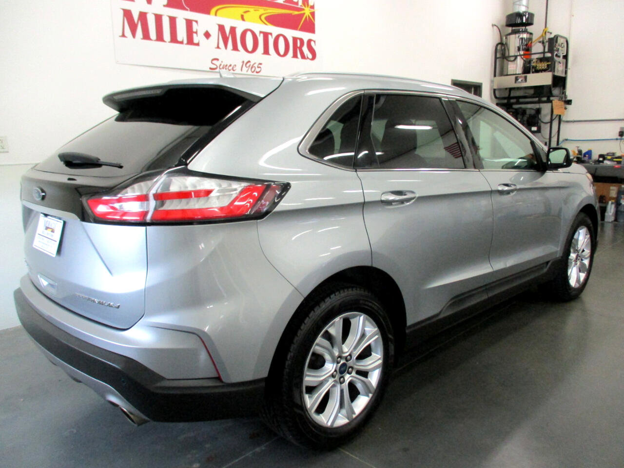 Used 2020 Ford Edge Titanium w/ Cargo Accessory Package image 7