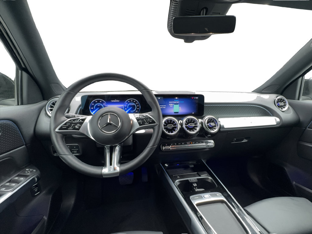 Used 2024 Mercedes-Benz EQB 300 4MATIC image 33
