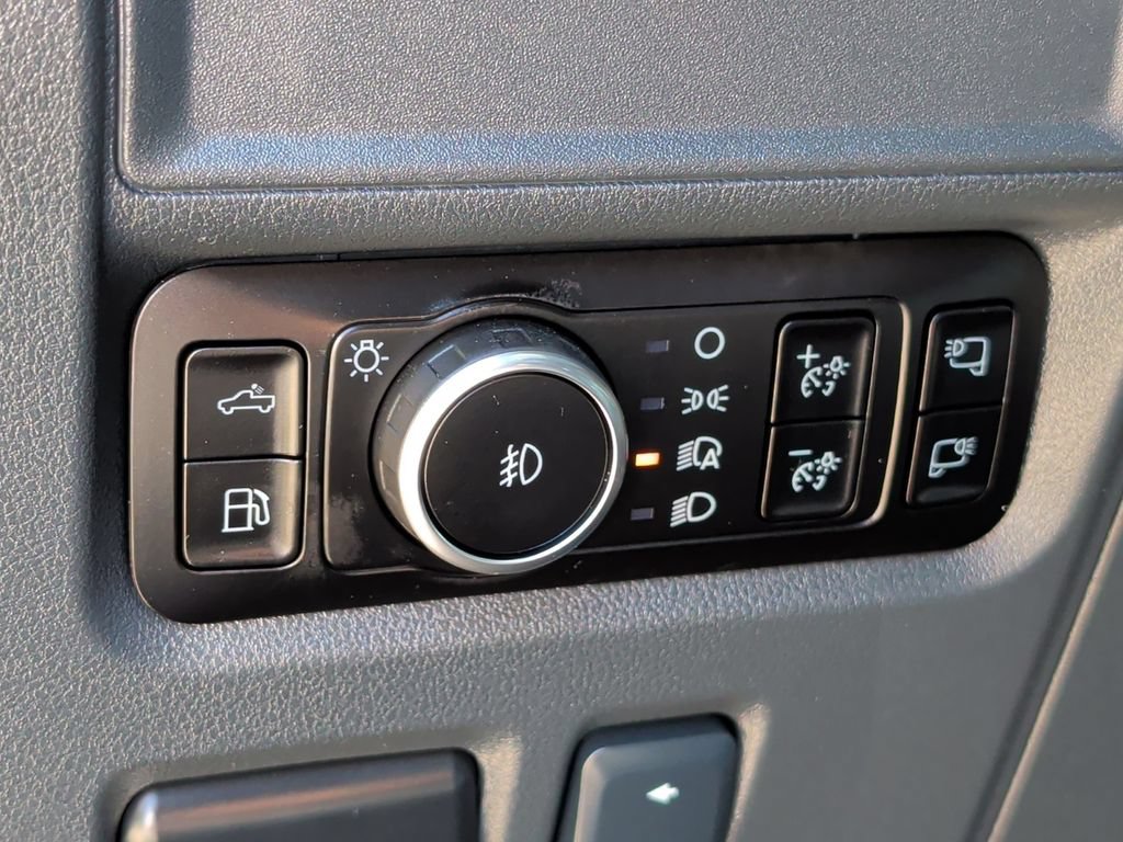 Used 2025 Ford F150 Lariat AWD/4WD image 14