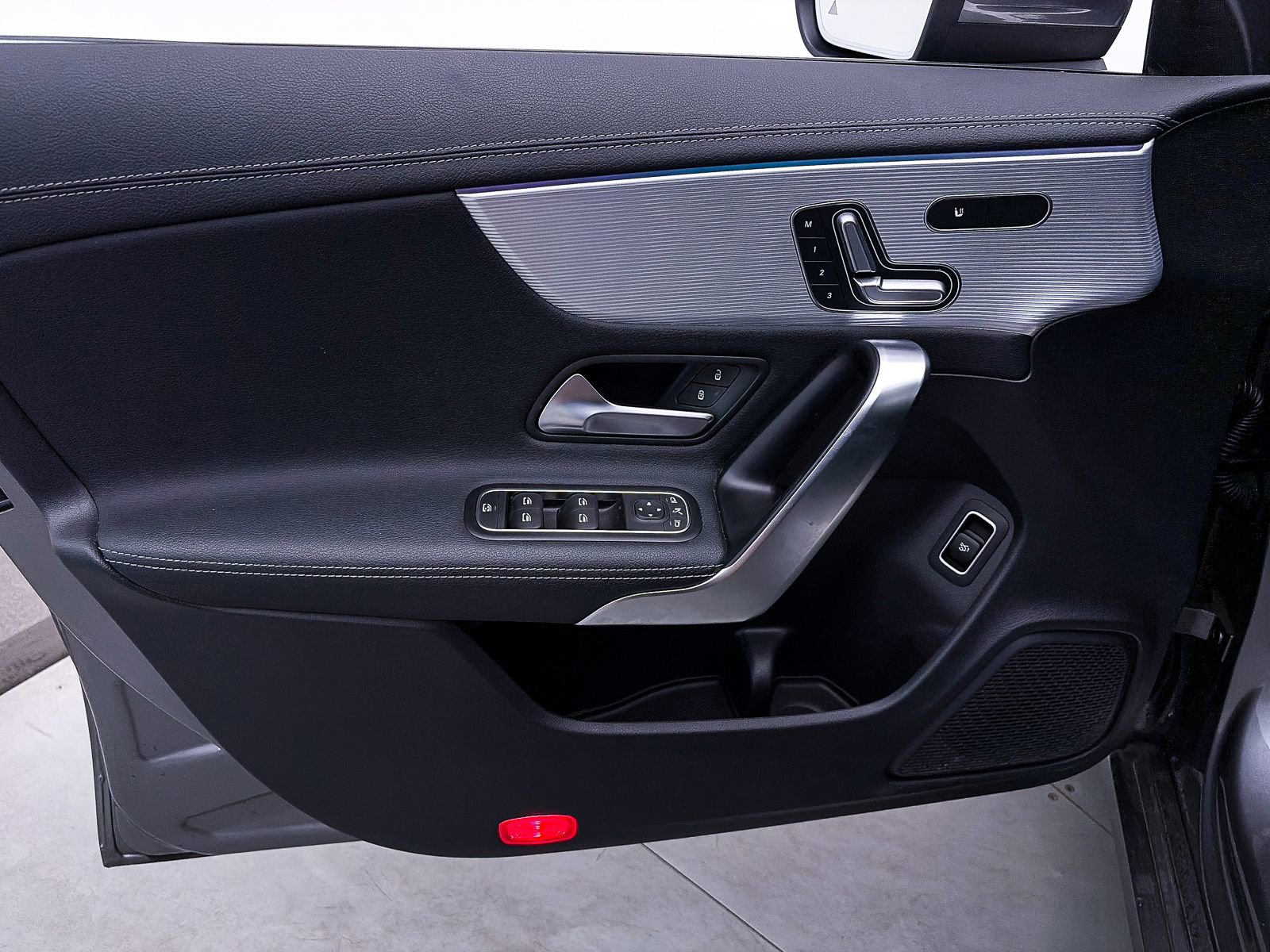 Used 2023 Mercedes-Benz CLA 250 4MATIC w/ Premium Package image 16