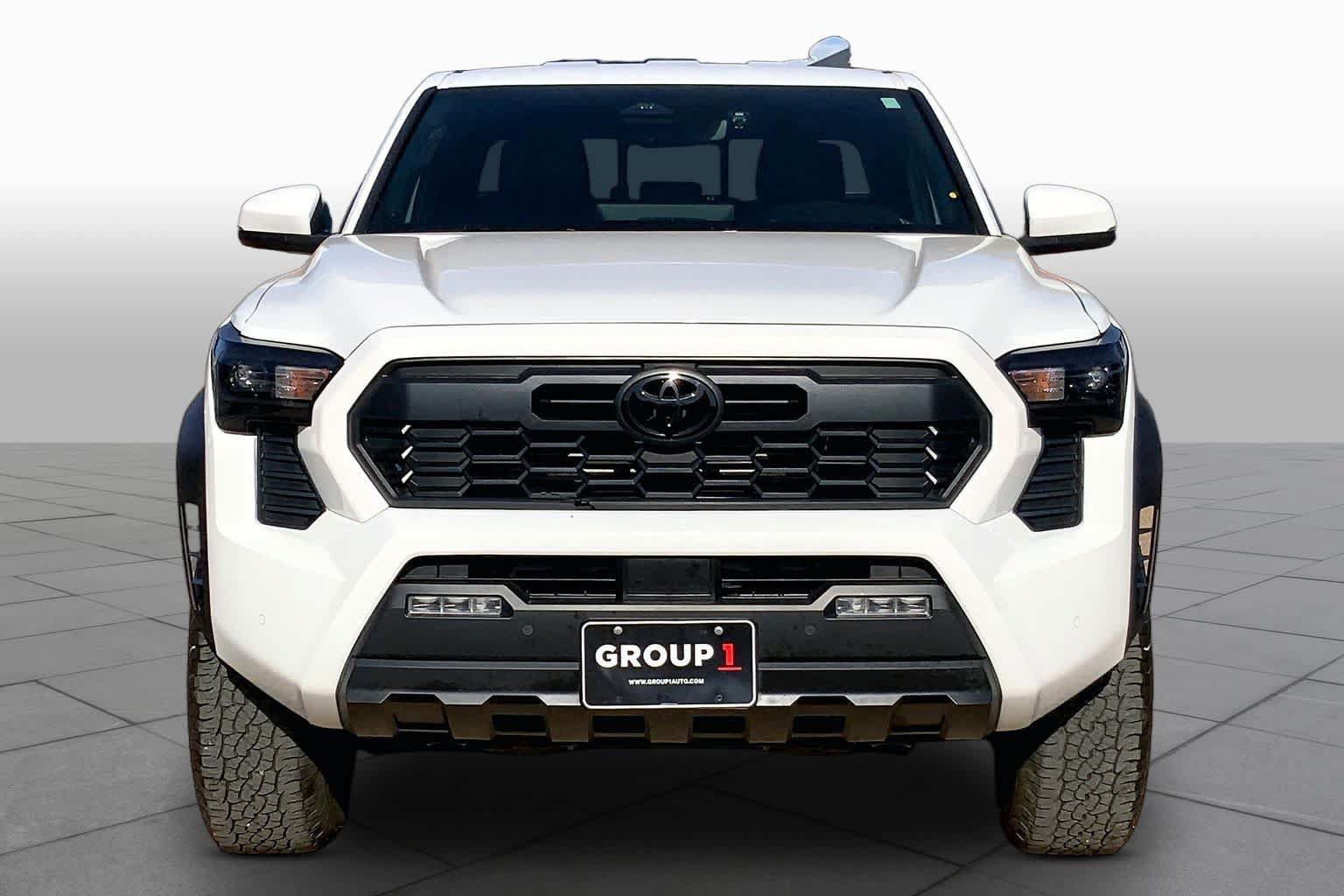 Used 2025 Toyota Tacoma TRD Off-Road w/ TRD Off Road Upgrade Package AWD/4WD image 4