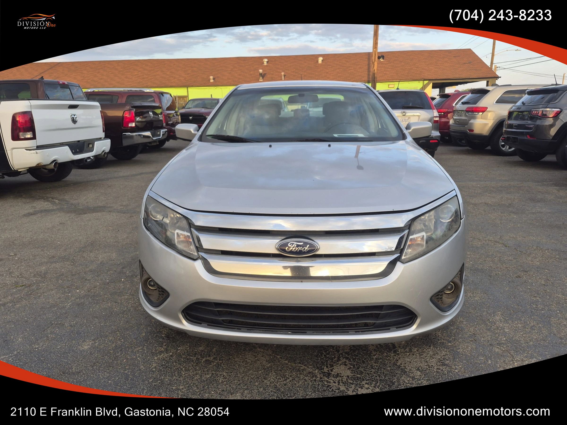 Used 2012 Ford Fusion SE image 2