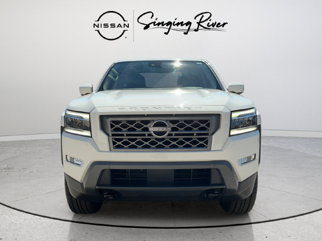 Used 2024 Nissan Frontier SL w/ Technology Package AWD/4WD image 2
