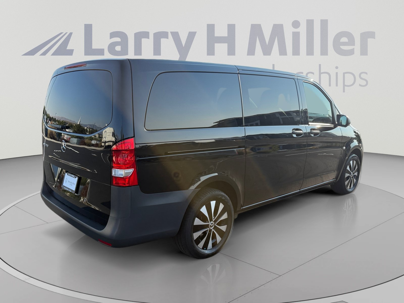 Used 2023 Mercedes-Benz Metris Passenger image 5