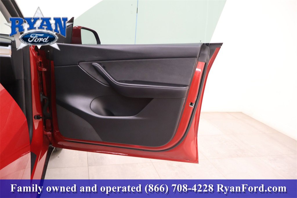 Used 2022 Tesla Model Y Long Range image 15