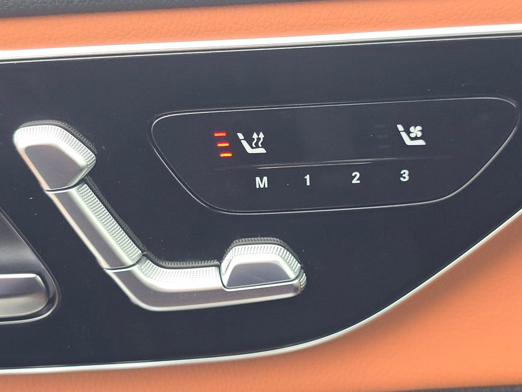 Used 2025 Mercedes-Benz GLC 300 4MATIC image 6