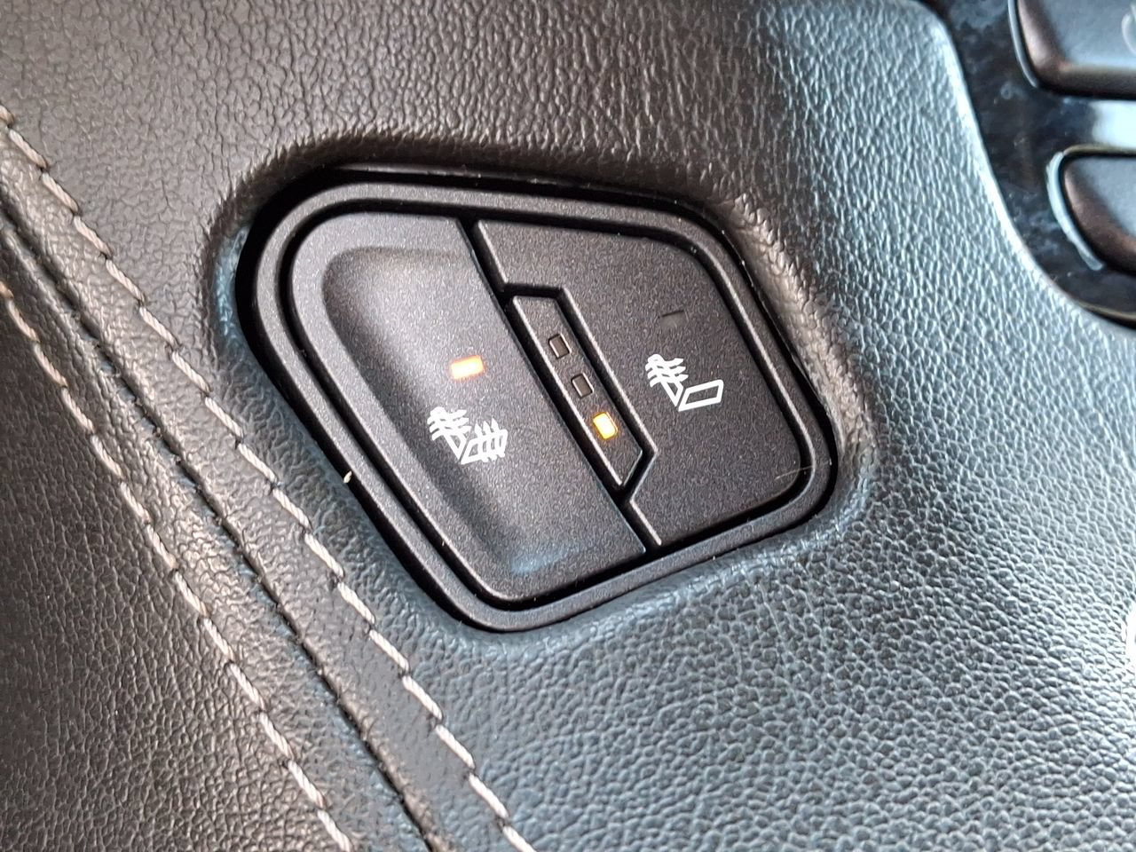 Certified 2018 Chevrolet Tahoe LT AWD/4WD image 19