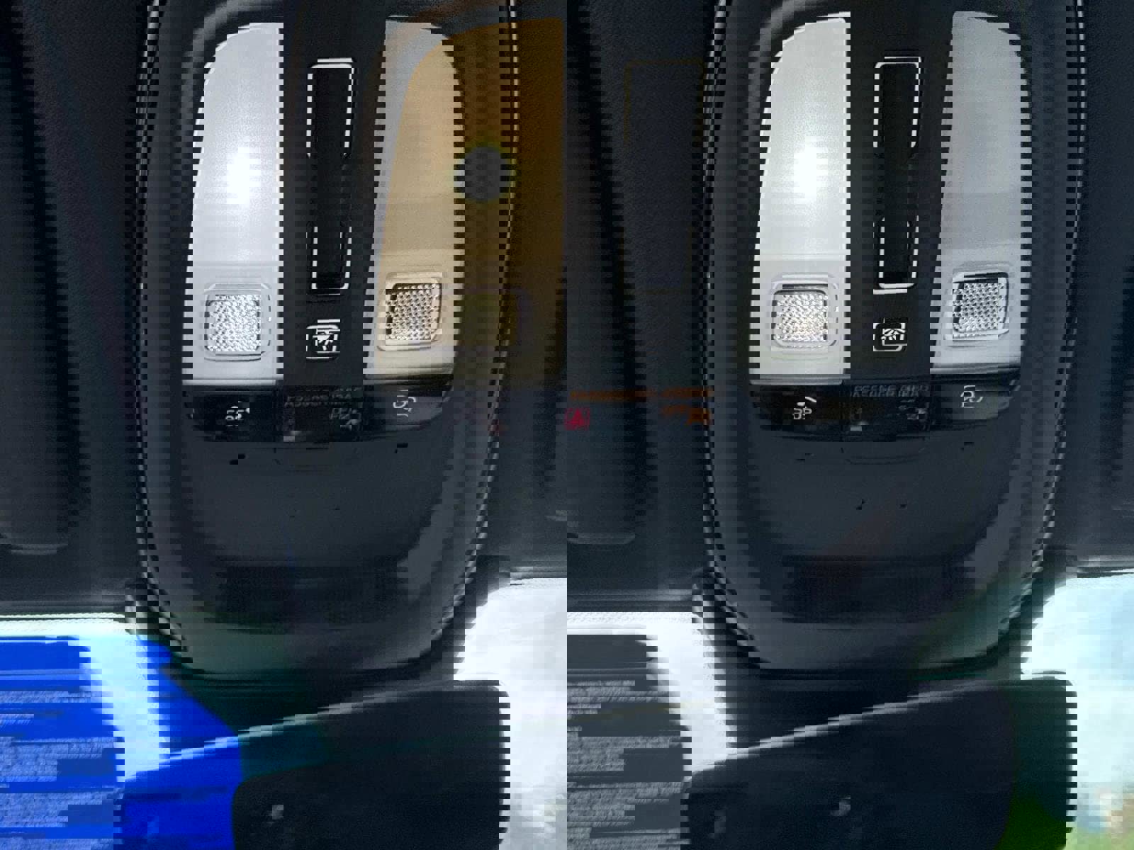 New 2026 Volvo XC60 B5 Plus w/ Climate Package image 25