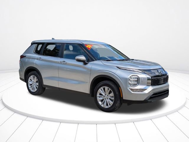 New 2026 Mitsubishi Outlander ES AWD/4WD image 2