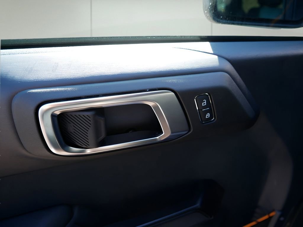 Used 2024 Ford Bronco Badlands image 15
