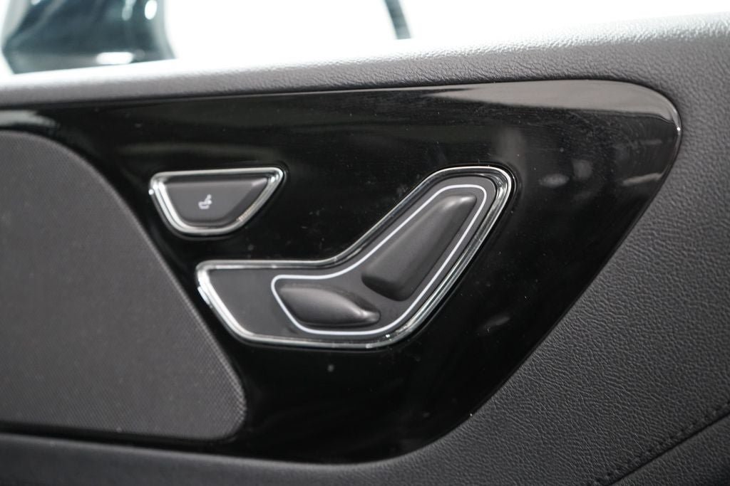 Used 2025 Lincoln Aviator AWD image 16