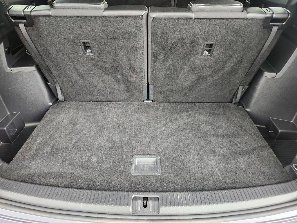 Used 2025 Volkswagen Atlas SE AWD/4WD image 10