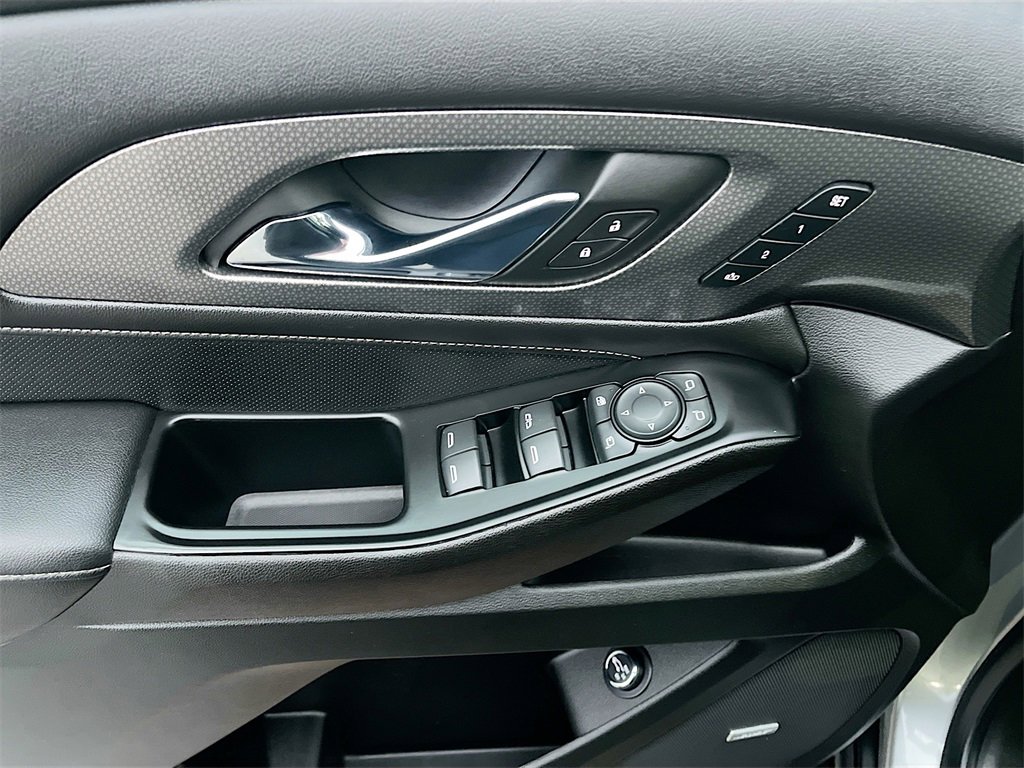 Used 2023 Chevrolet Traverse Premier w/ Redline Edition image 18