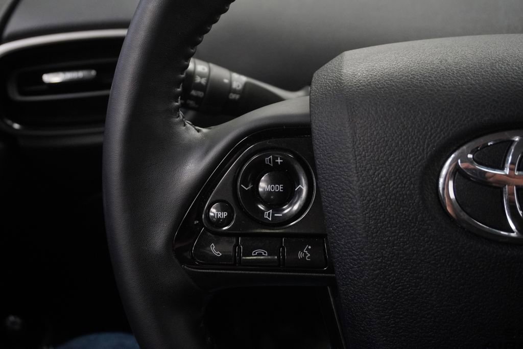Used 2022 Toyota Prius FWD image 37