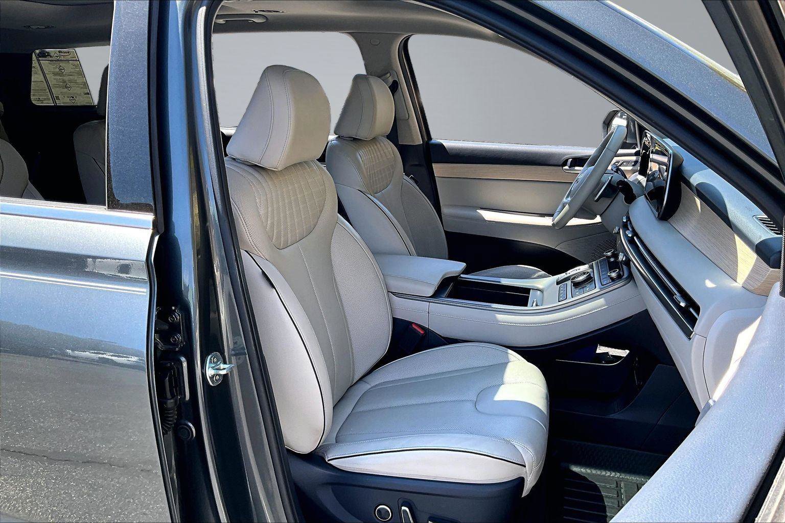 Used 2024 Hyundai Palisade Limited AWD/4WD image 8