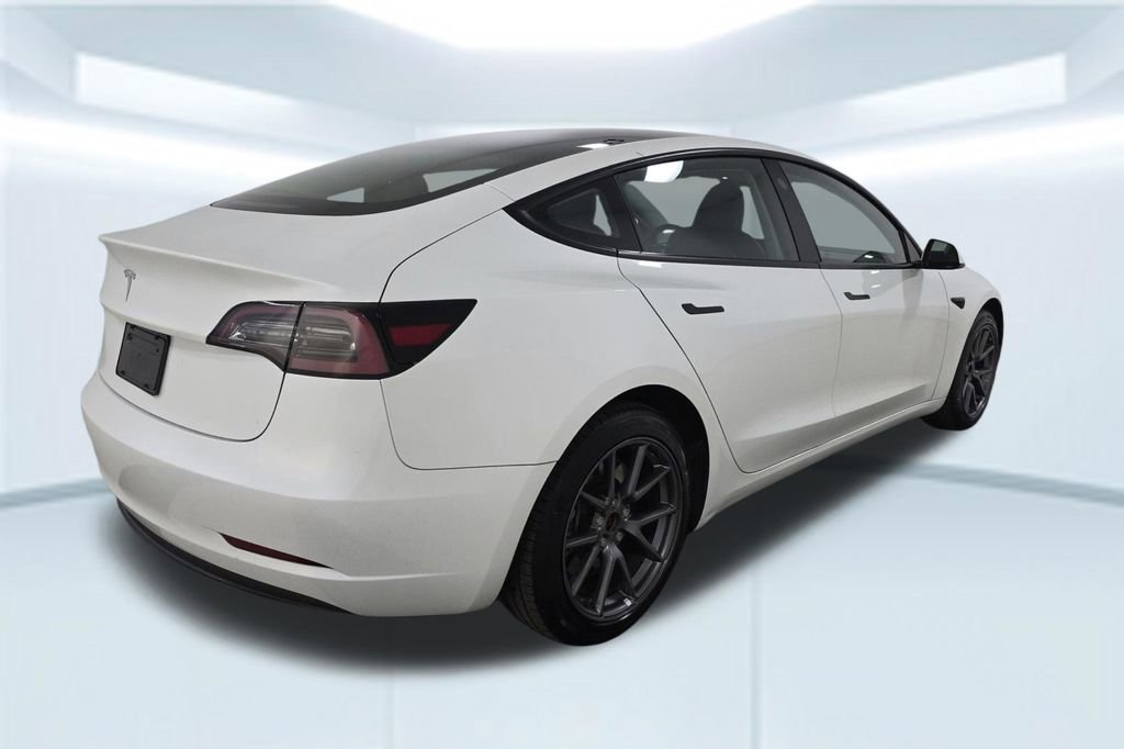 Used 2023 Tesla Model 3 Standard Range RWD image 2