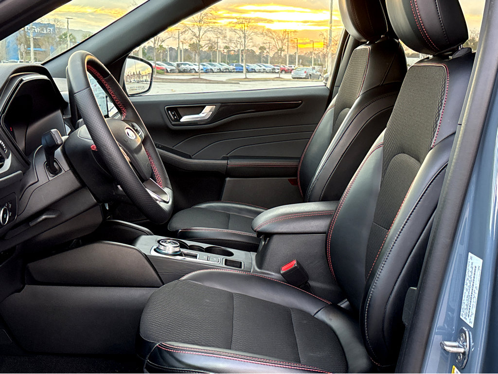 Used 2025 Ford Escape ST-Line Elite image 15