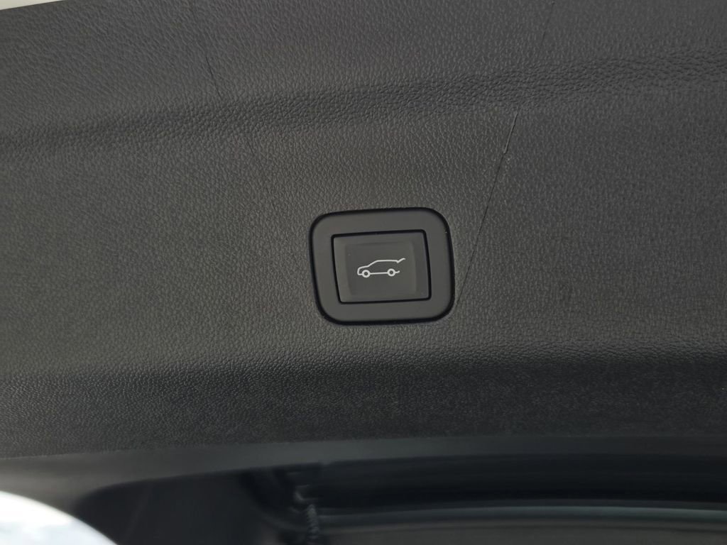 Used 2025 Chevrolet Tahoe LT w/ Comfort Package RWD image 43