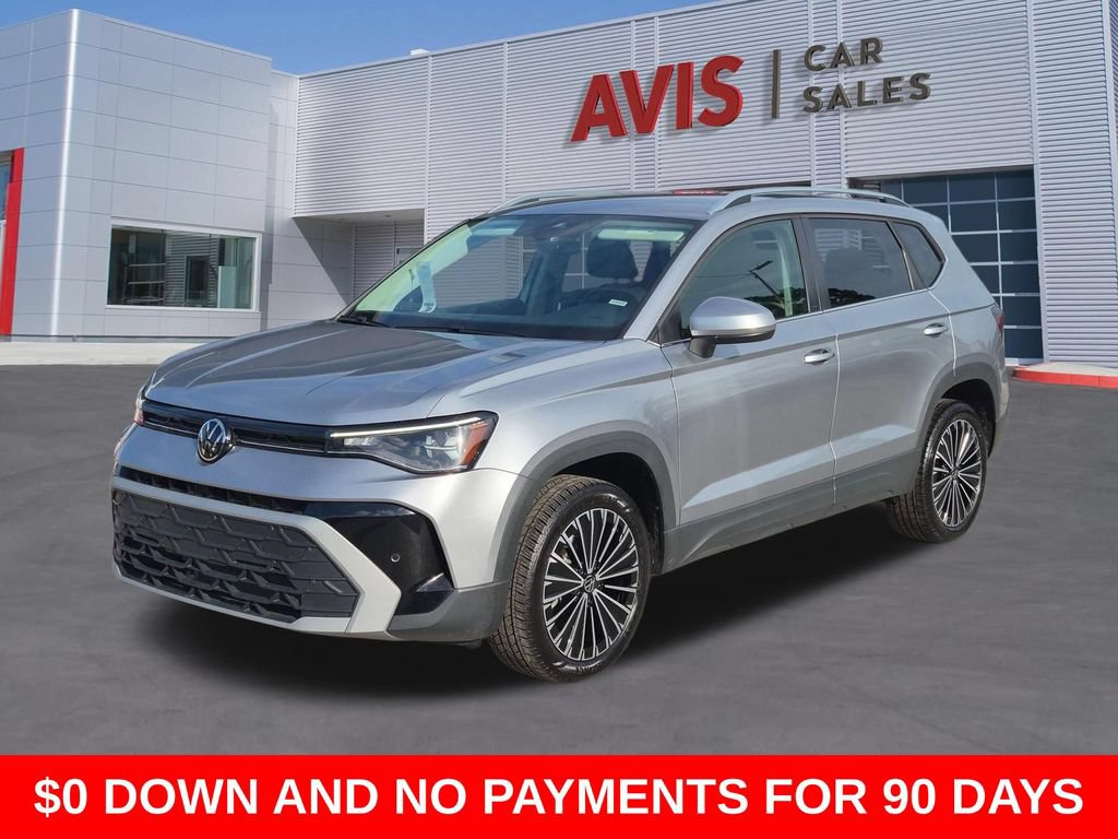 Used 2025 Volkswagen Taos SE FWD image 1