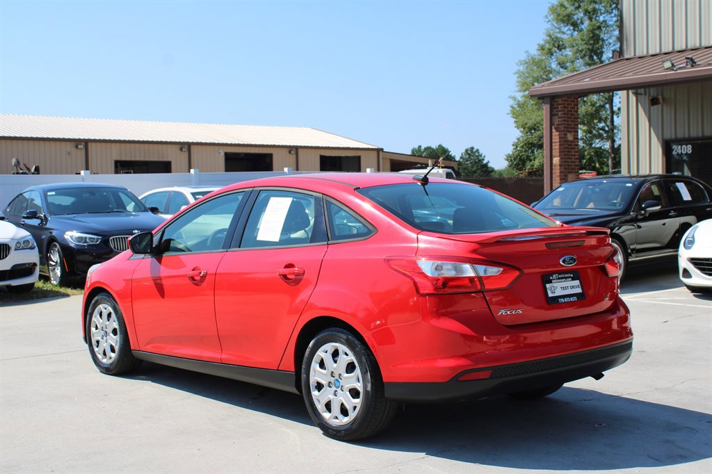 Used 2012 Ford Focus SE image 4