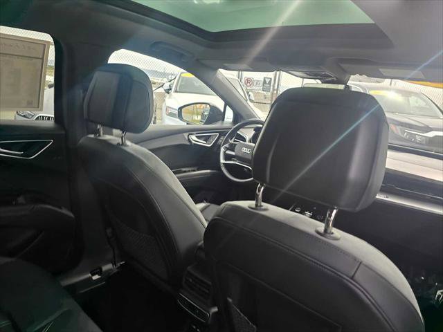 Used 2024 Audi Q4 e-tron Premium Plus w/ Premium Plus image 16