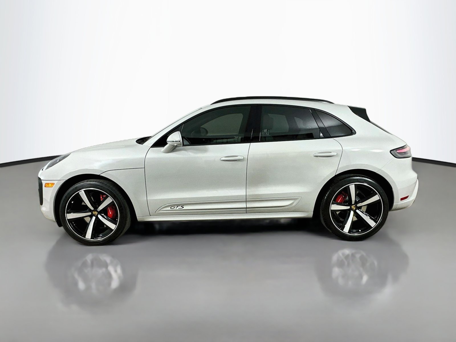 Used 2022 Porsche Macan GTS AWD/4WD image 8