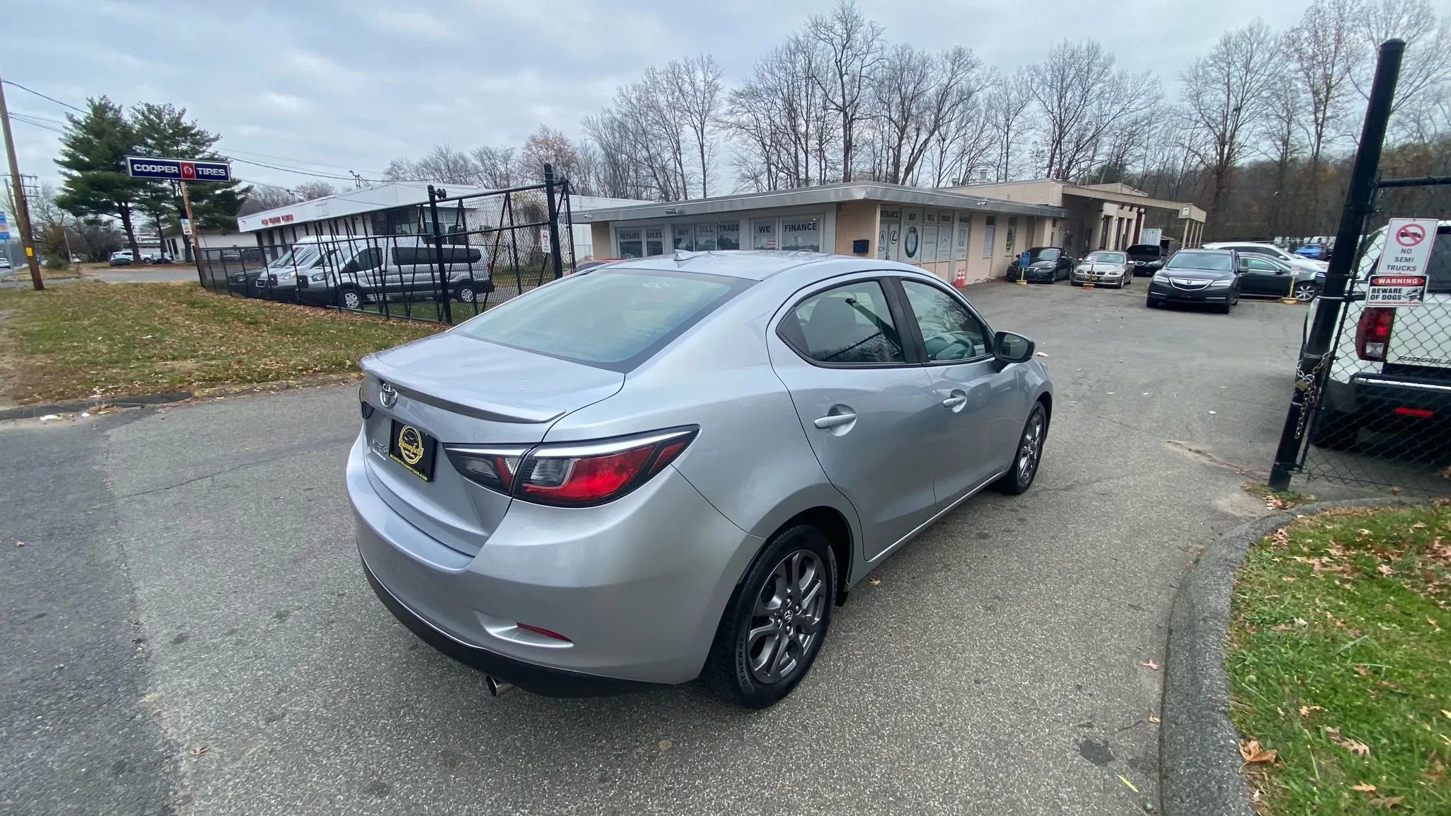 Used 2019 Toyota Yaris LE image 5