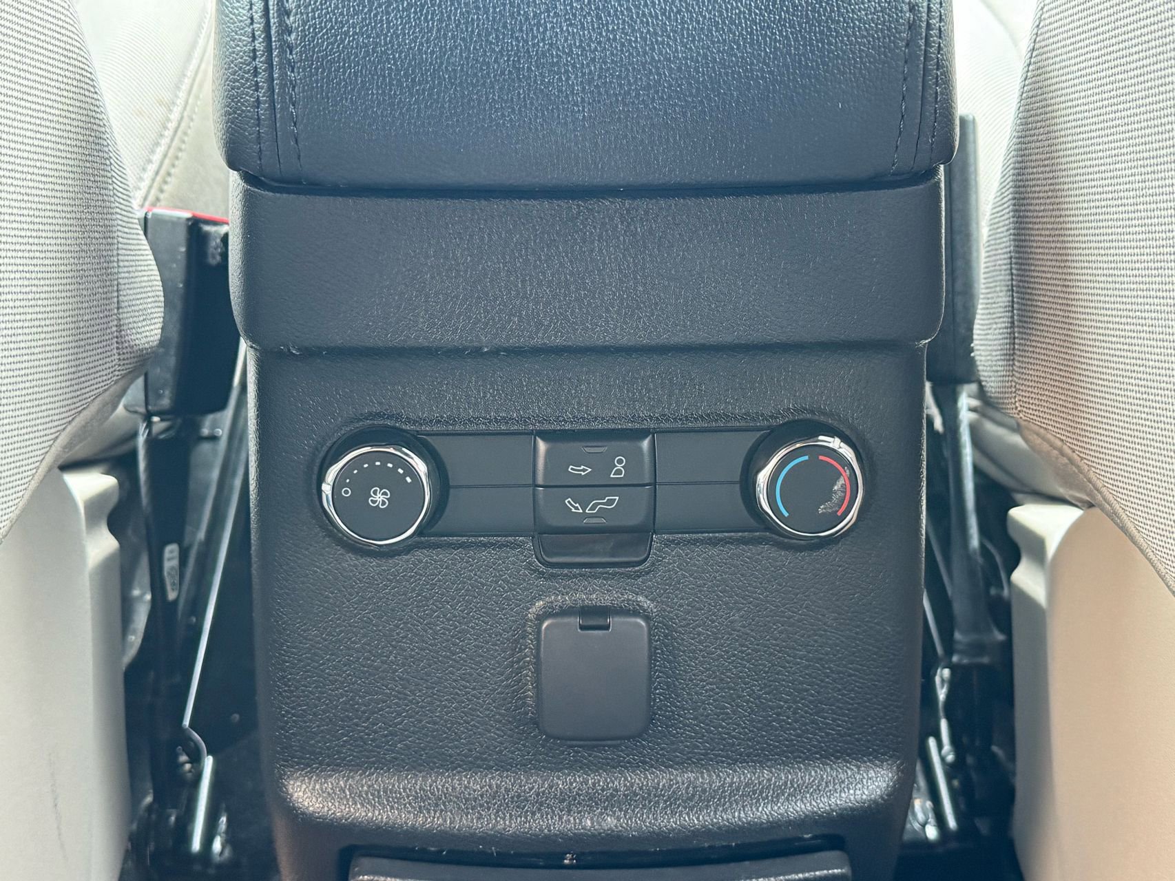 Used 2018 Ford Explorer 4WD image 29