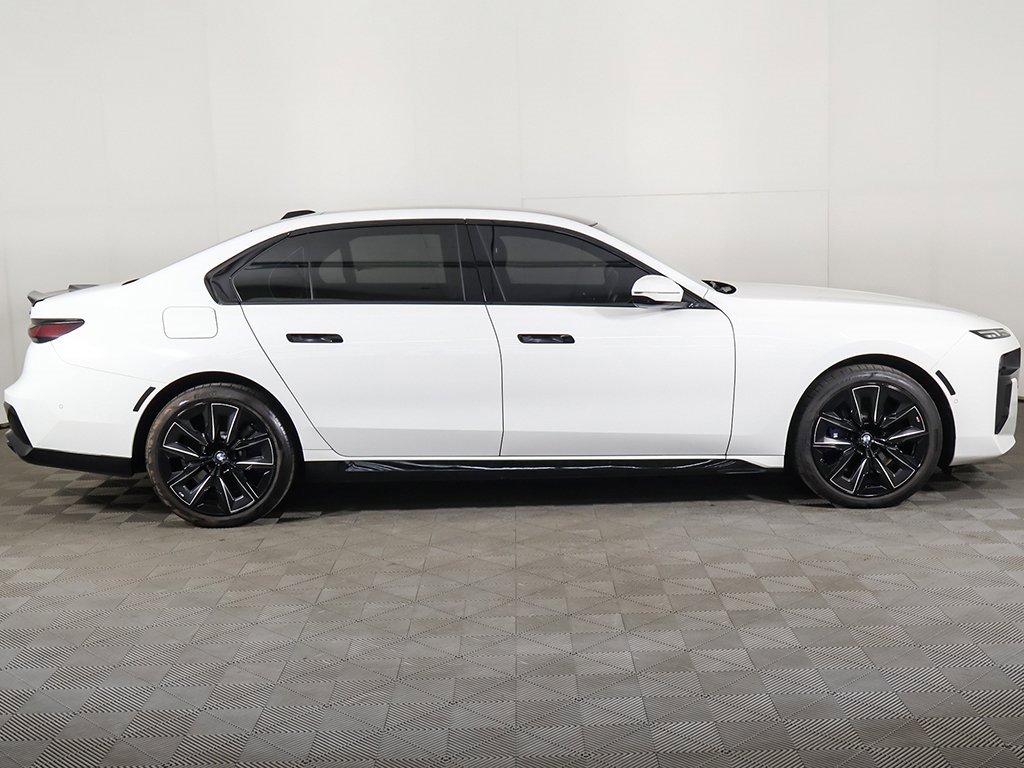 Used 2023 BMW 760i xDrive w/ Parking Assistance Package image 21