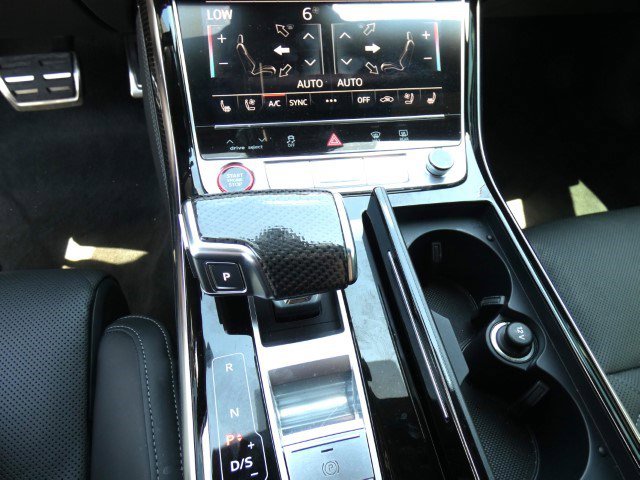 Used 2023 Audi S8 w/ S8 Comfort Plus Package image 33