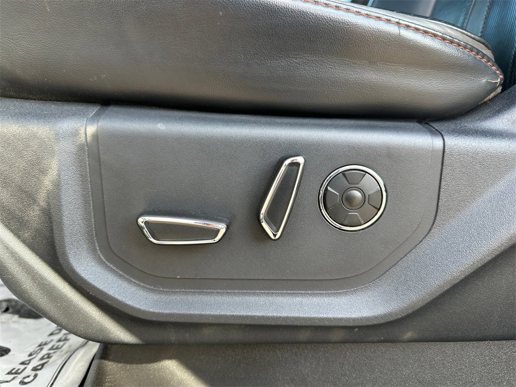 Used 2022 Ford F350 Platinum w/ FX4 Off-Road Package image 25