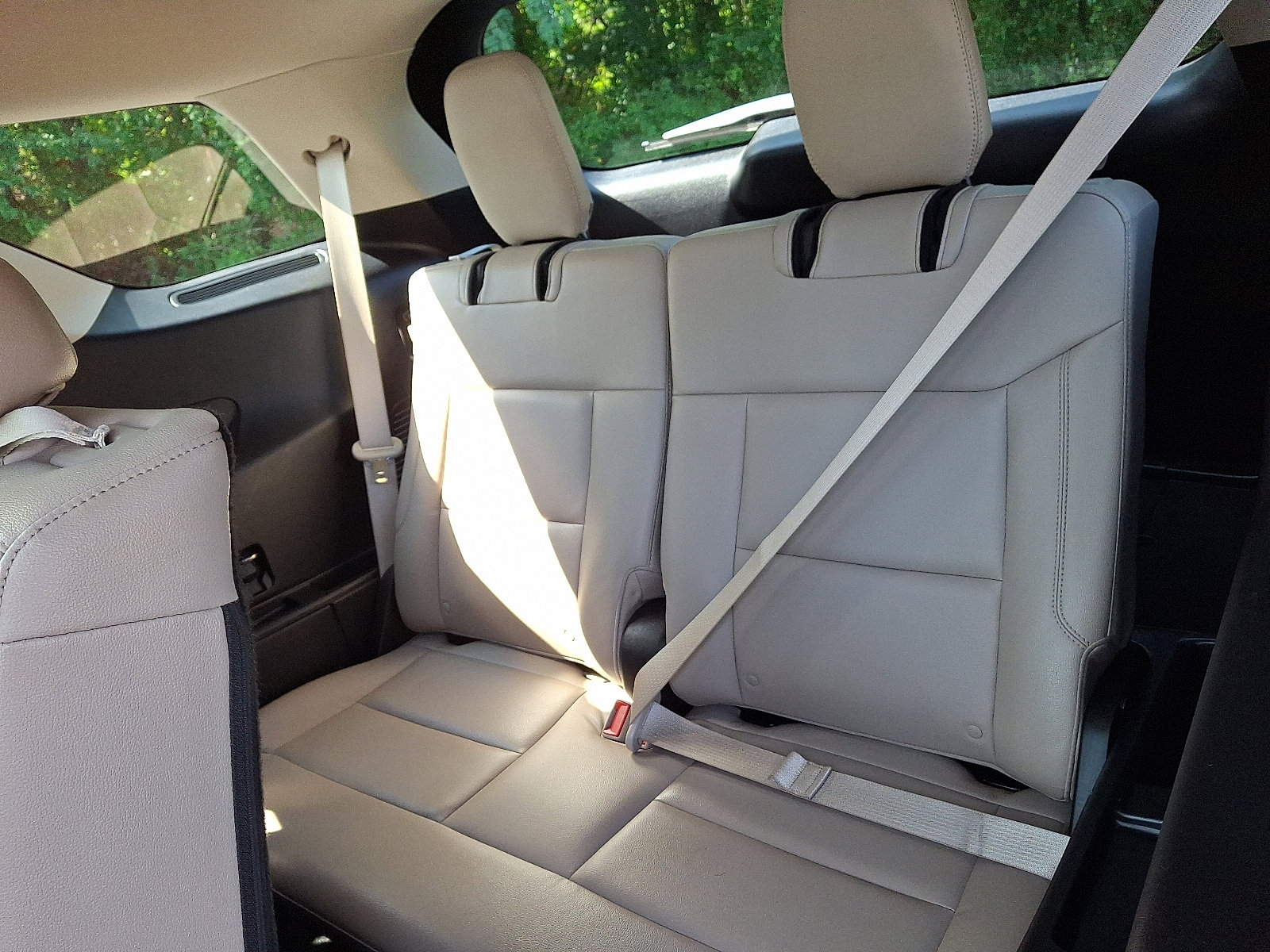 Used 2020 Ford Explorer XLT w/ Equipment Group 202A image 11