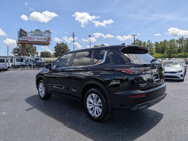 Used 2025 Mitsubishi Outlander ES FWD image 5