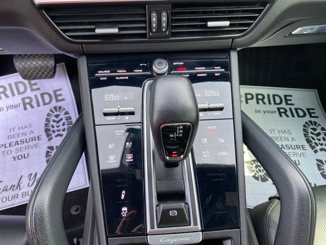 Used 2023 Porsche Cayenne Coupe AWD/4WD image 12
