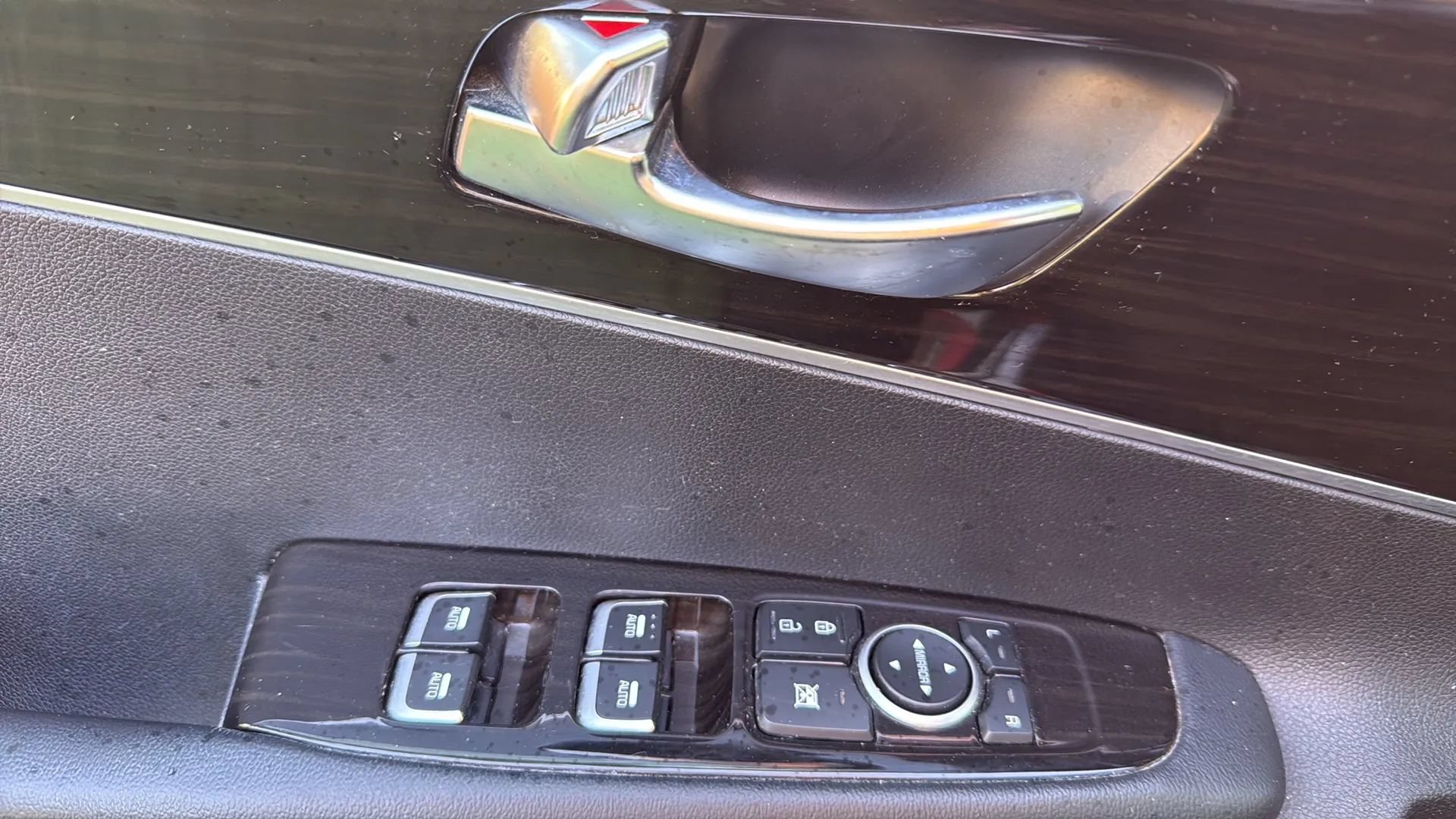 Used 2020 Kia Sorento LX AWD/4WD image 40