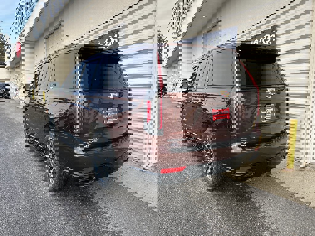 Used 2022 Cadillac Escalade Sport w/ Touring Package image 6