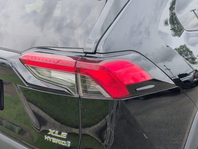 Used 2022 Toyota RAV4 XLE w/ Convenience Package AWD/4WD image 12