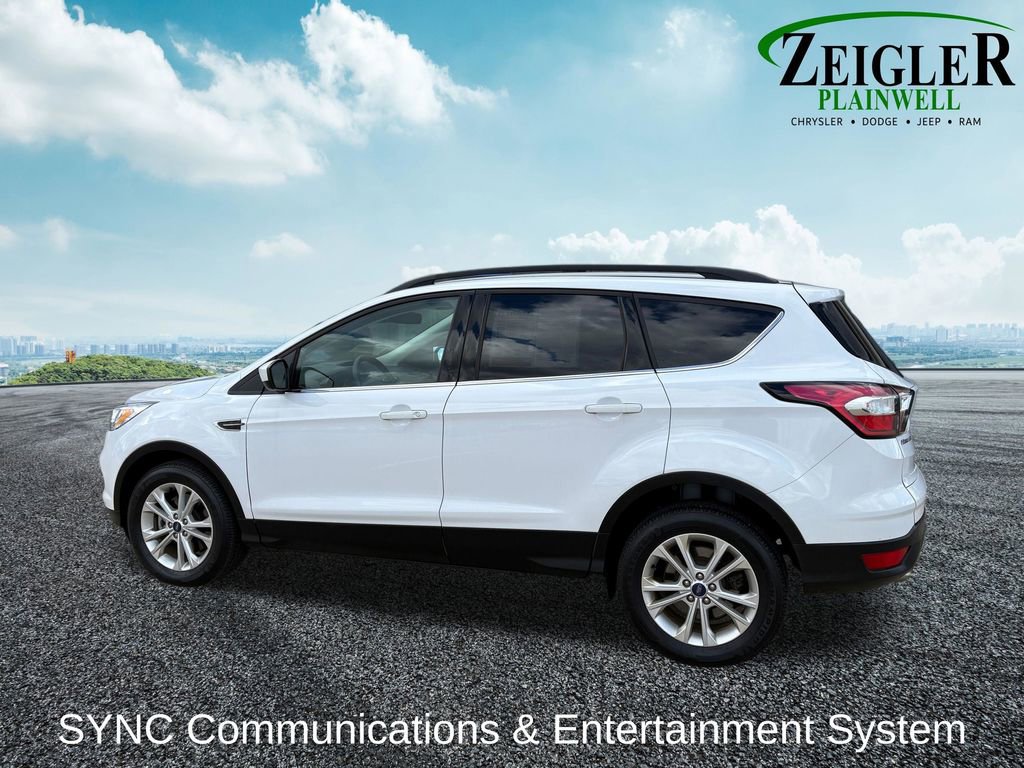 Used 2018 Ford Escape SE w/ Ford Safe & Smart Package image 4