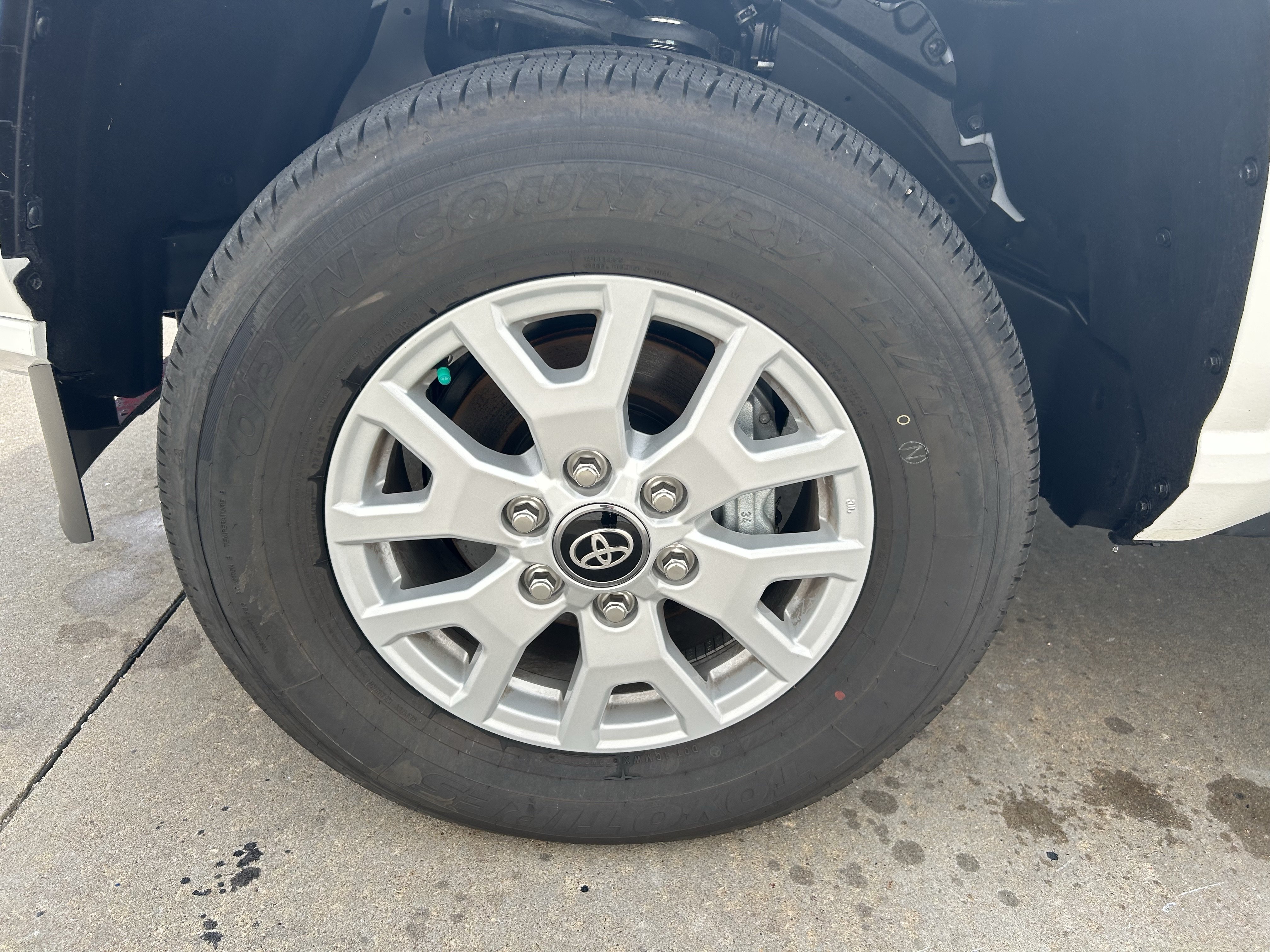 Certified 2025 Toyota Tacoma SR5 AWD/4WD image 11