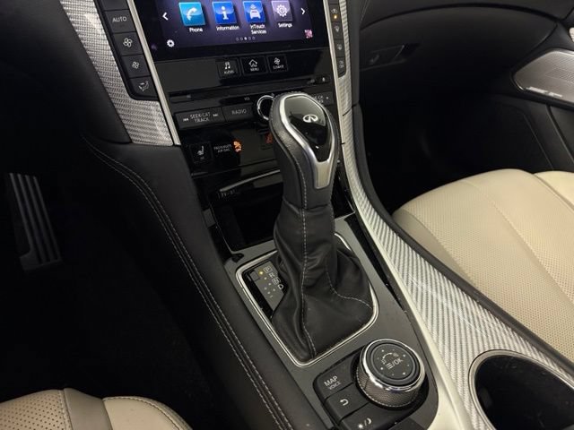 Used 2017 INFINITI Q60 Red Sport 400 RWD image 20