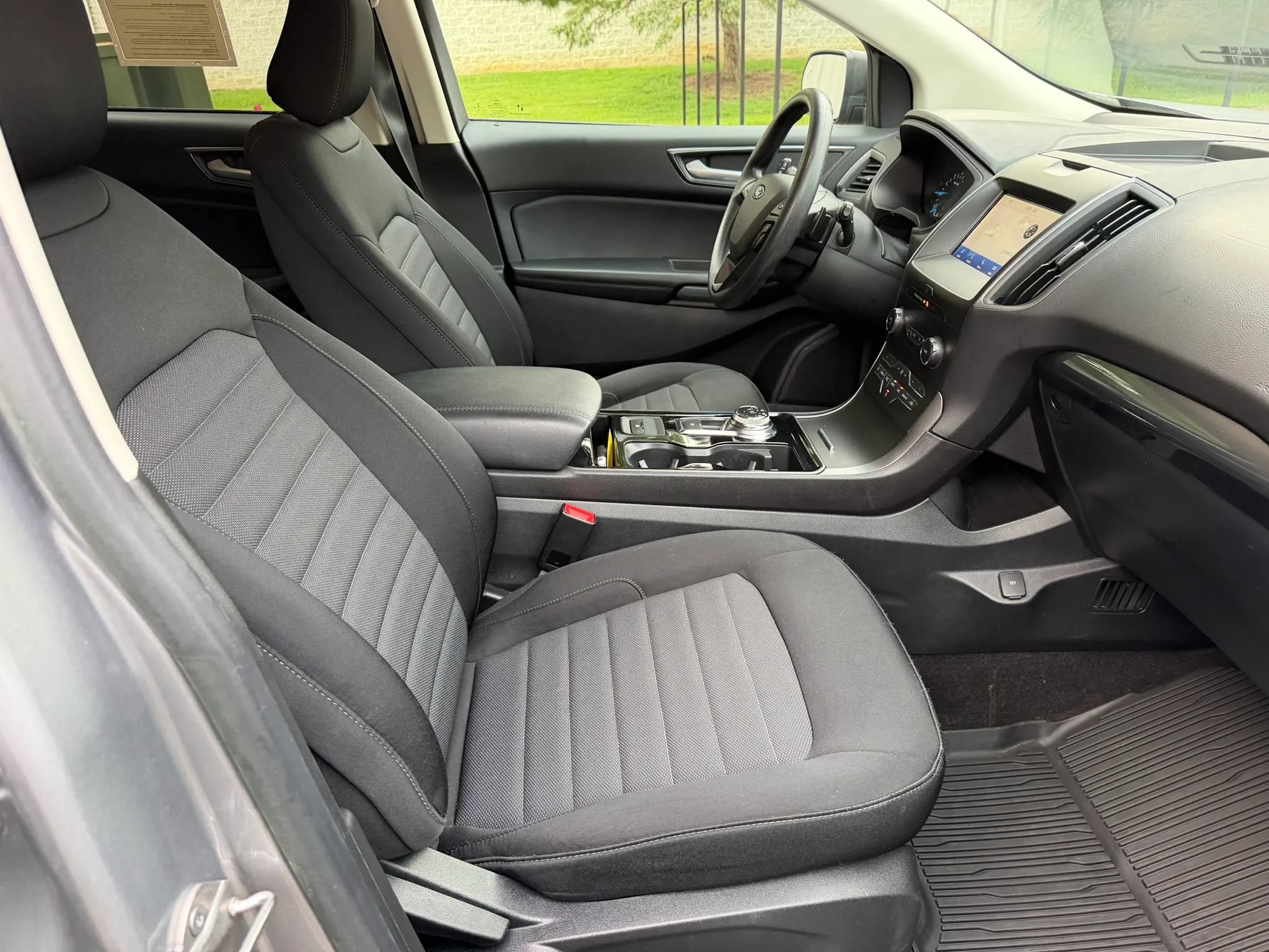 Used 2020 Ford Edge SE AWD/4WD image 21