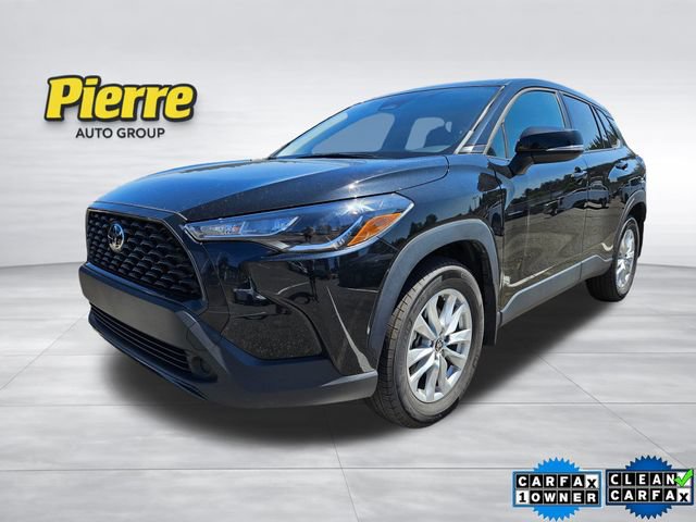 Used 2025 Toyota Corolla Cross LE AWD/4WD image 1