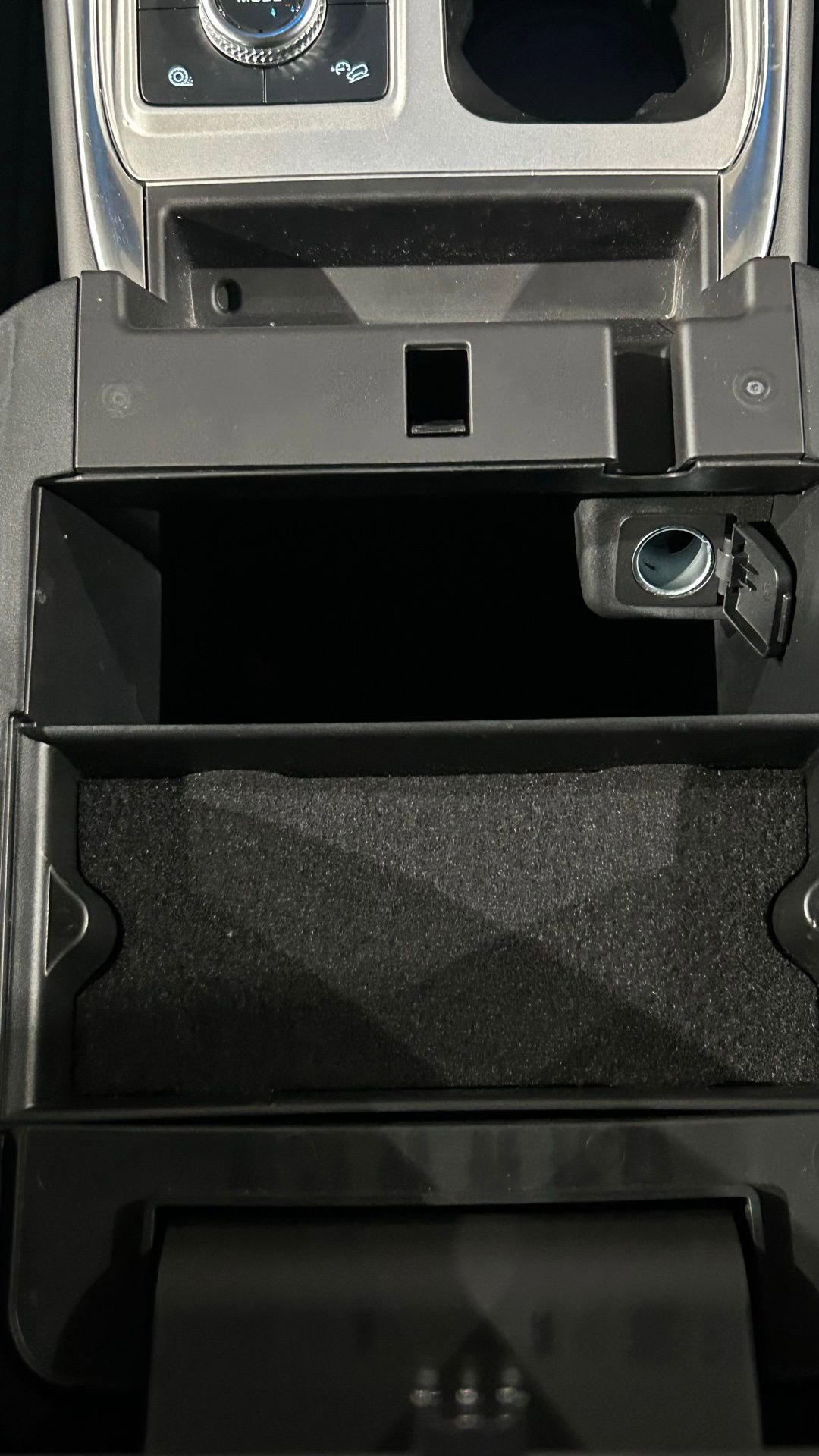 Used 2023 Ford Explorer XLT w/ Equipment Group 202A AWD/4WD image 92