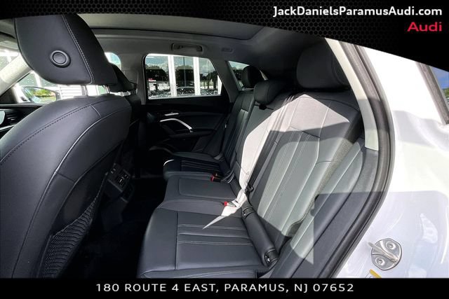 Used 2025 Audi Q5 Premium w/ Convenience Package AWD/4WD image 18