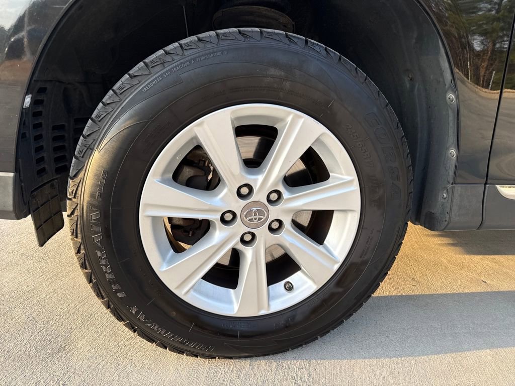 Used 2011 Toyota Highlander 2WD image 11