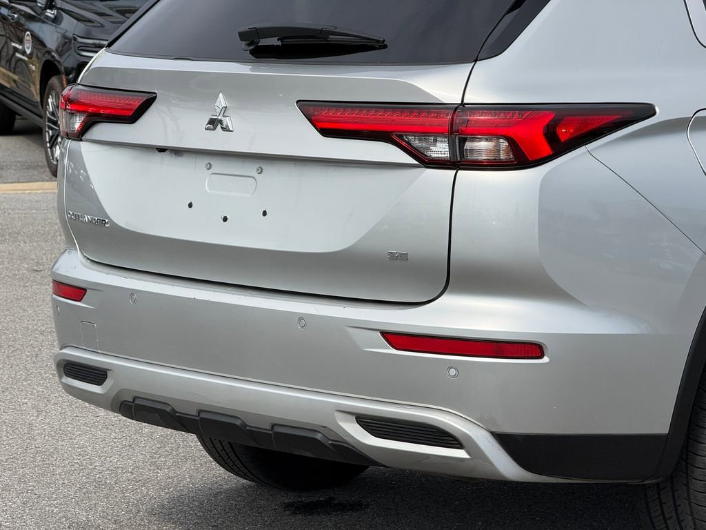 Used 2024 Mitsubishi Outlander SE image 6
